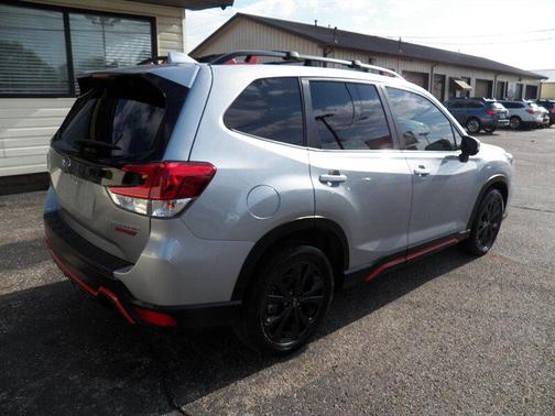 Ice Silver Metallic 2022 Subaru Forester Sport