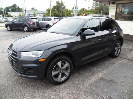 Manhattan Gray Metallic 2020 Audi Q5 45 Premium
