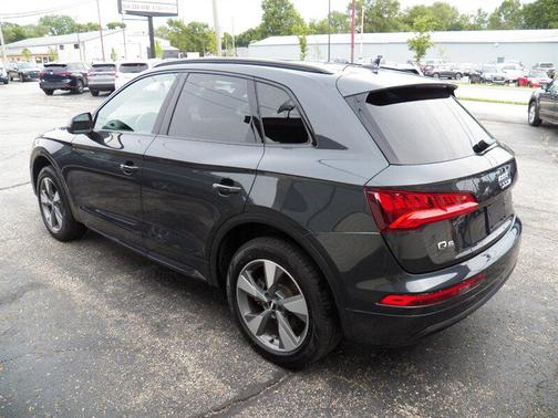 Manhattan Gray Metallic 2020 Audi Q5 45 Premium