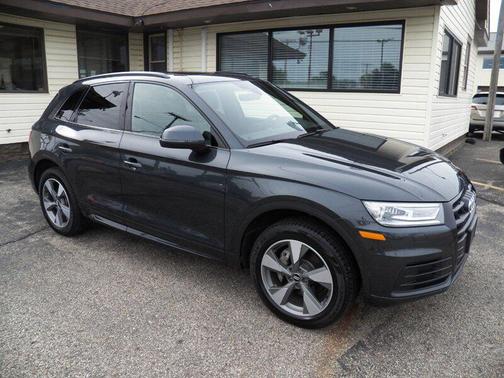 Manhattan Gray Metallic 2020 Audi Q5 45 Premium