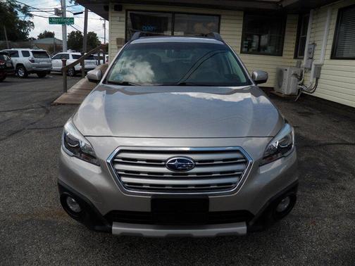Ice Silver Metallic 2016 Subaru Outback 2.5i Limited