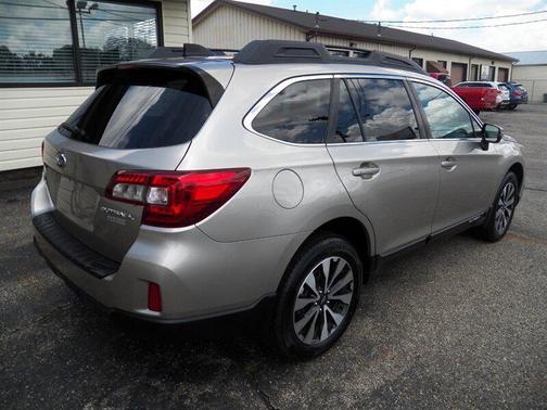 Ice Silver Metallic 2016 Subaru Outback 2.5i Limited
