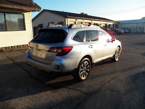 Ice Silver Metallic 2015 Subaru Outback 3.6R Limited