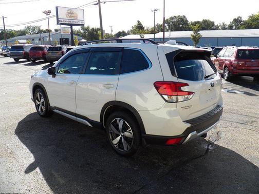 Crystal White Pearl 2020 Subaru Forester Touring