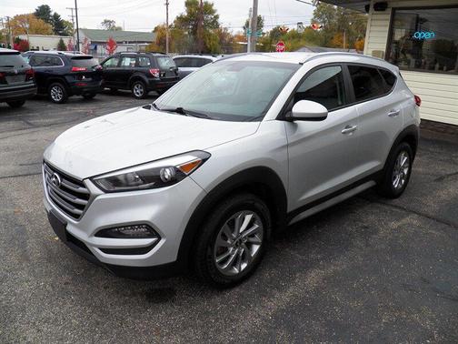 2017 Hyundai TUCSON SE