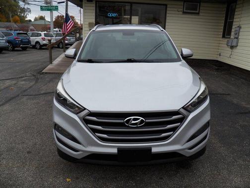 2017 Hyundai TUCSON SE