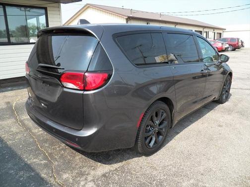 2018 Chrysler Pacifica Touring Plus