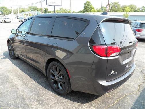 2018 Chrysler Pacifica Touring Plus