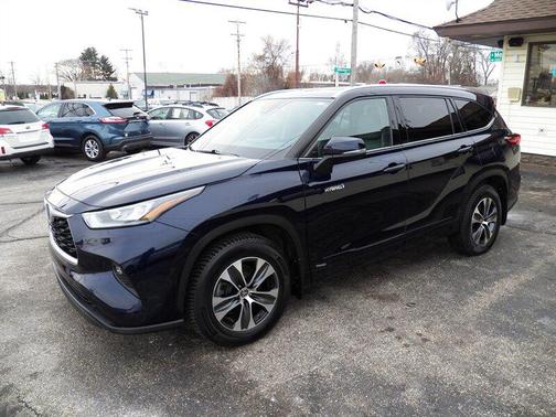 2020 Toyota Highlander Hybrid XLE