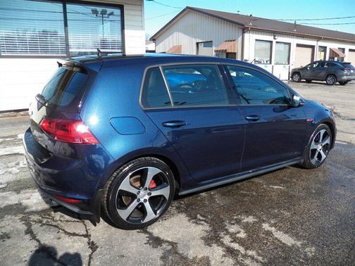 2016 Volkswagen Golf GTI 2.0T SE 4-Door
