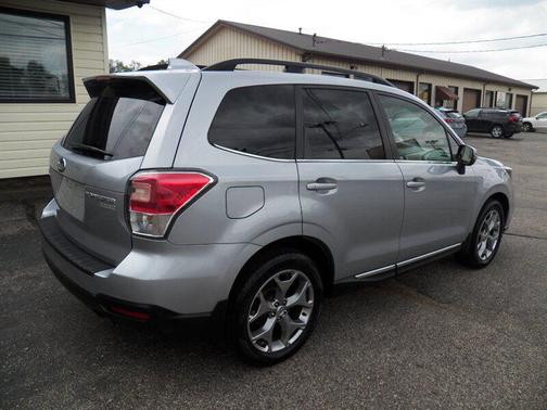 Ice Silver Metallic 2017 Subaru Forester 2.5i Touring