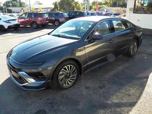 2024 Hyundai SONATA Hybrid SE