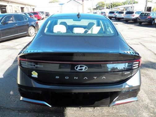 2024 Hyundai SONATA Hybrid SE
