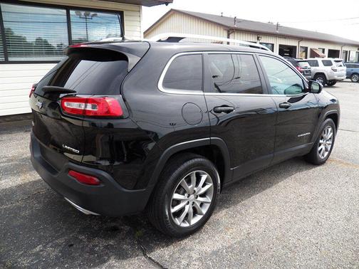 Diamond Black Crystal Pearlcoat 2018 Jeep Cherokee Limited