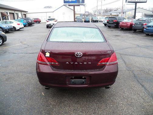 2008 Toyota Avalon XLS