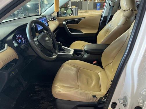 2019 Toyota RAV4 Hybrid LE