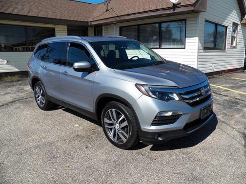 Lunar Silver Metallic 2017 Honda Pilot Elite