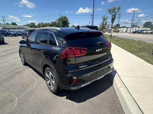 2022 Kia Niro LX