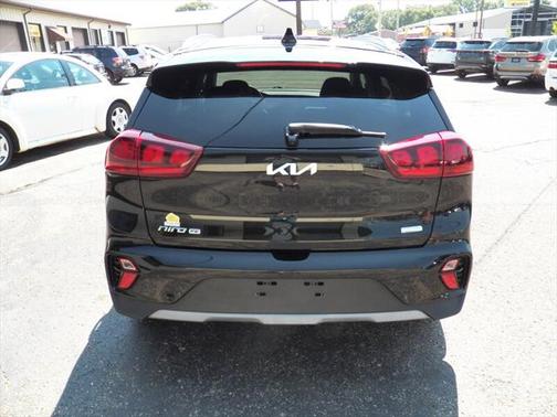 2022 Kia Niro LX