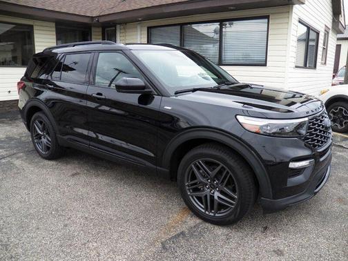 Agate Black Metallic 2024 Ford Explorer ST-Line