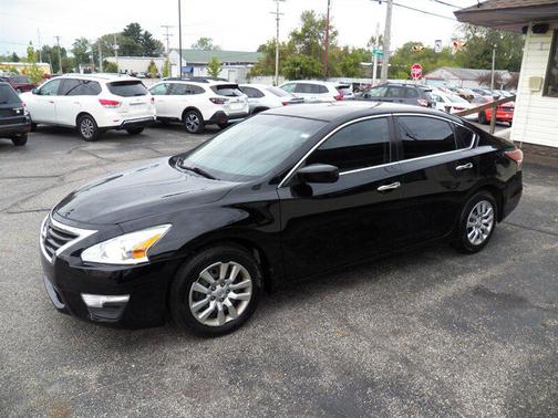 Super Black 2015 Nissan Altima 2.5