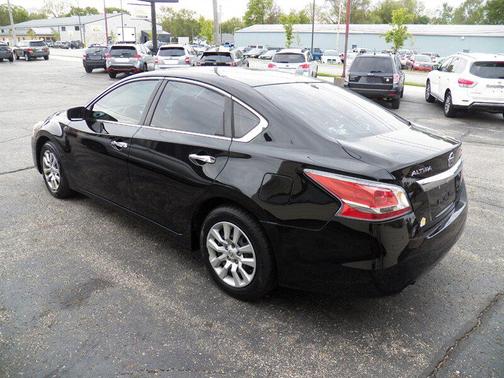 Super Black 2015 Nissan Altima 2.5