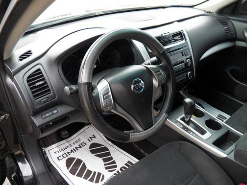 Super Black 2015 Nissan Altima 2.5