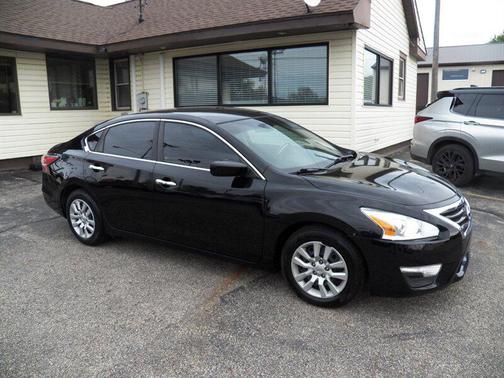Super Black 2015 Nissan Altima 2.5