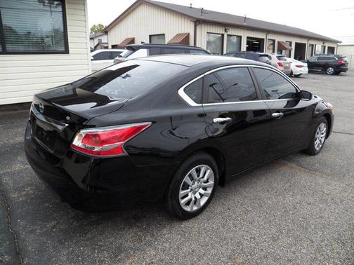 Super Black 2015 Nissan Altima 2.5