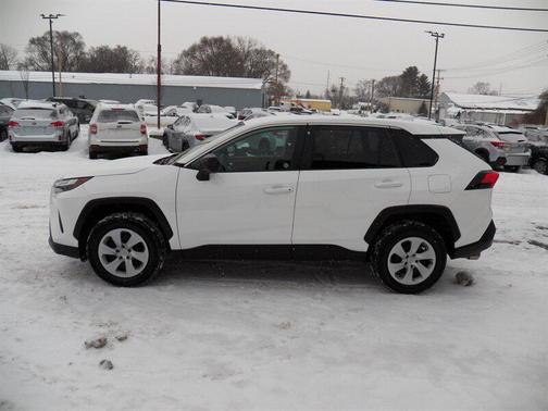2024 Toyota RAV4 LE