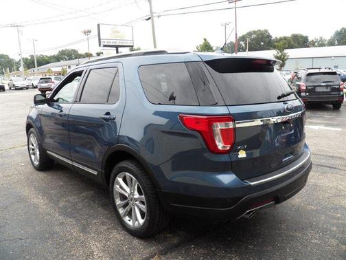 Blue Metallic 2018 Ford Explorer XLT