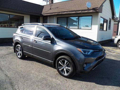 Magnetic Gray Metallic 2018 Toyota RAV4 XLE