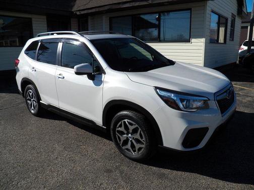 Crystal White Pearl 2020 Subaru Forester Premium