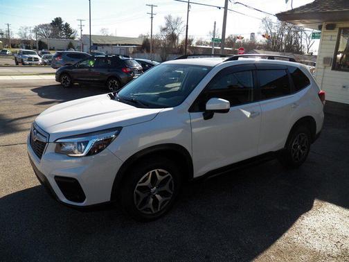 Crystal White Pearl 2020 Subaru Forester Premium