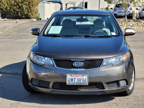 Photo 3 of 45 of 2010 Kia Forte EX