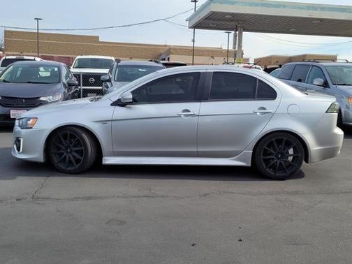 Photo 5 of 21 of 2017 Mitsubishi Lancer ES