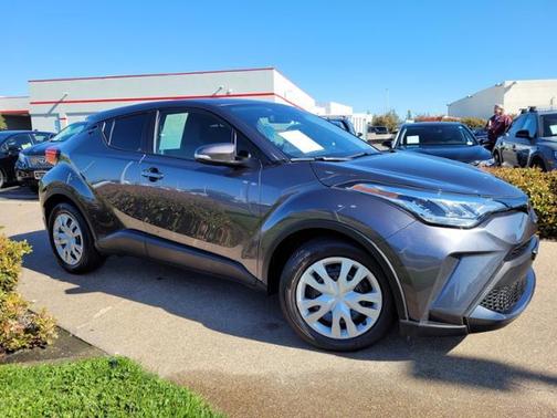 Photo 5 of 45 of 2020 Toyota C-HR LE