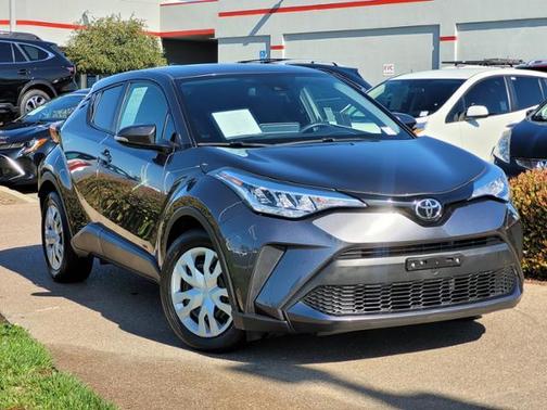 Photo 2 of 45 of 2020 Toyota C-HR LE