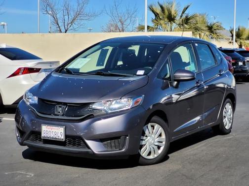 Photo 2 of 45 of 2017 Honda Fit LX
