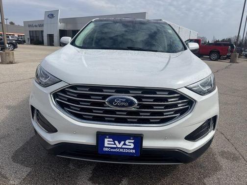White 2022 Ford Edge Titanium