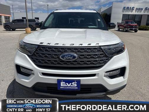 STAR WHITE MET TRI-COAT 2023 Ford Explorer XLT