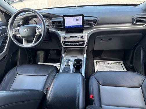STAR WHITE MET TRI-COAT 2023 Ford Explorer XLT