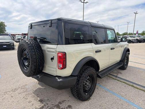 DESERT SAND 2026 Ford Bronco Big Bend