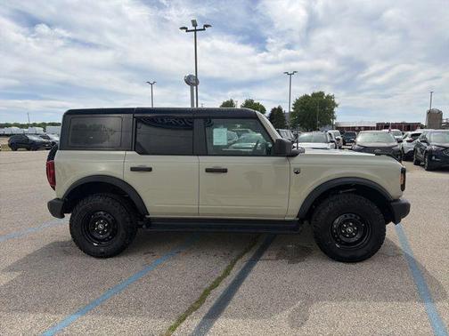 DESERT SAND 2026 Ford Bronco Big Bend