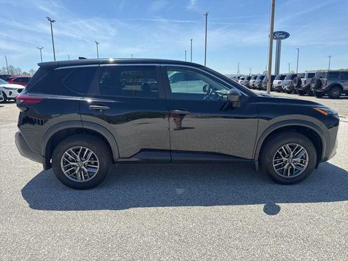 Super Black 2023 Nissan Rogue S