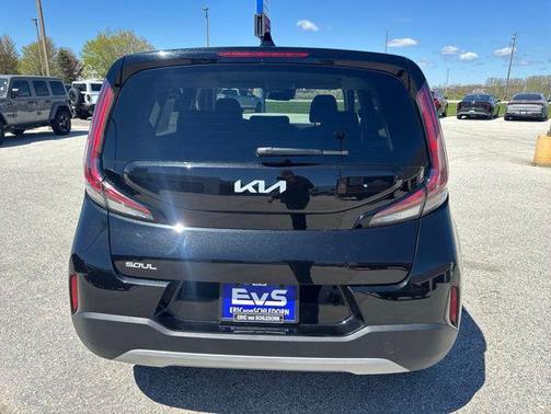 Fusion Black 2025 Kia Soul LX
