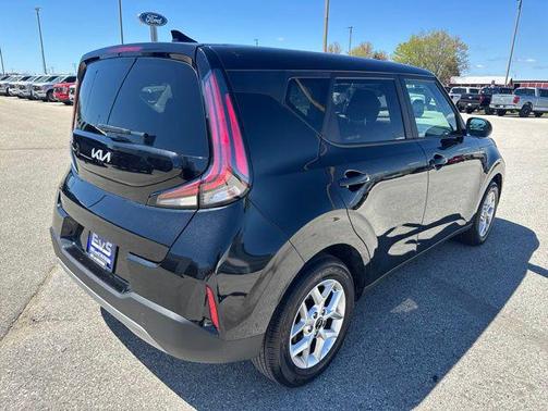 Fusion Black 2025 Kia Soul LX