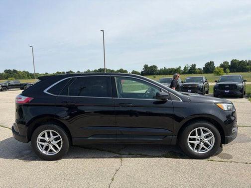 Black Metallic 2024 Ford Edge SEL