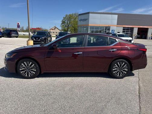 Garnet Pearl Metallic 2023 Nissan Altima 2.5 SV