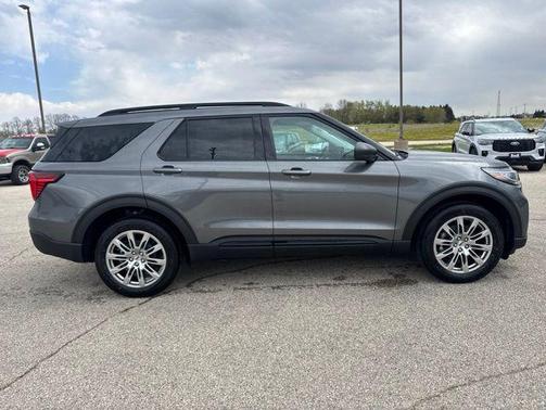 Carbonized Gray Metallic 2026 Ford Explorer Active